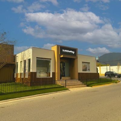 Pantalla exterior + fachada de Mas diseño - 4