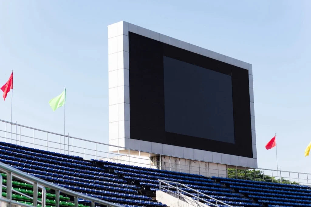 La evolución de las pantallas gigantes: De los estadios a la vida moderna